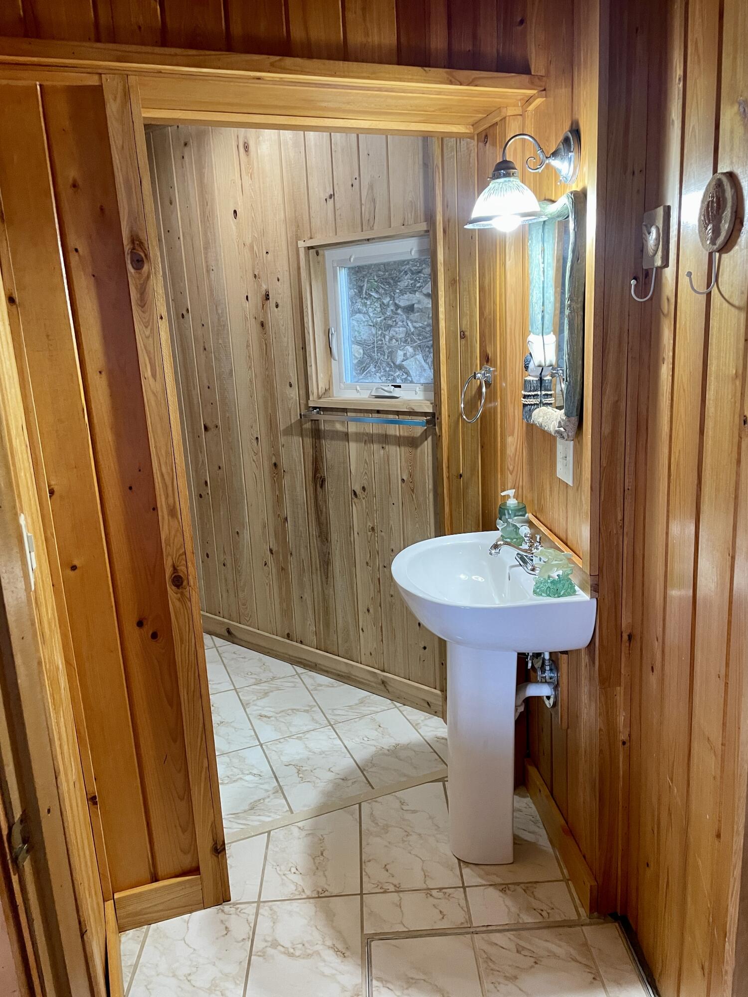 6Z-6C Hansen Bay, St John