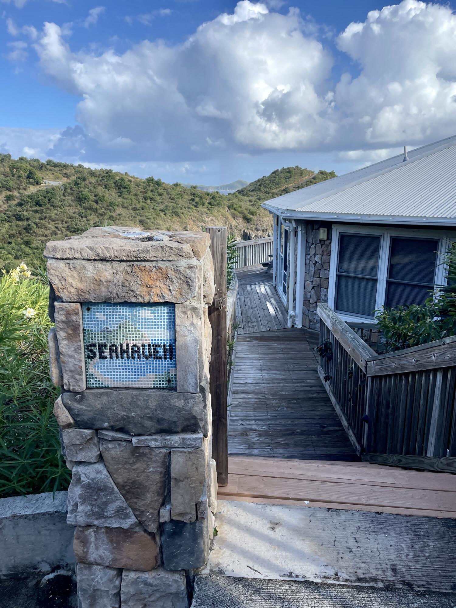 6Z-6C Hansen Bay, St John