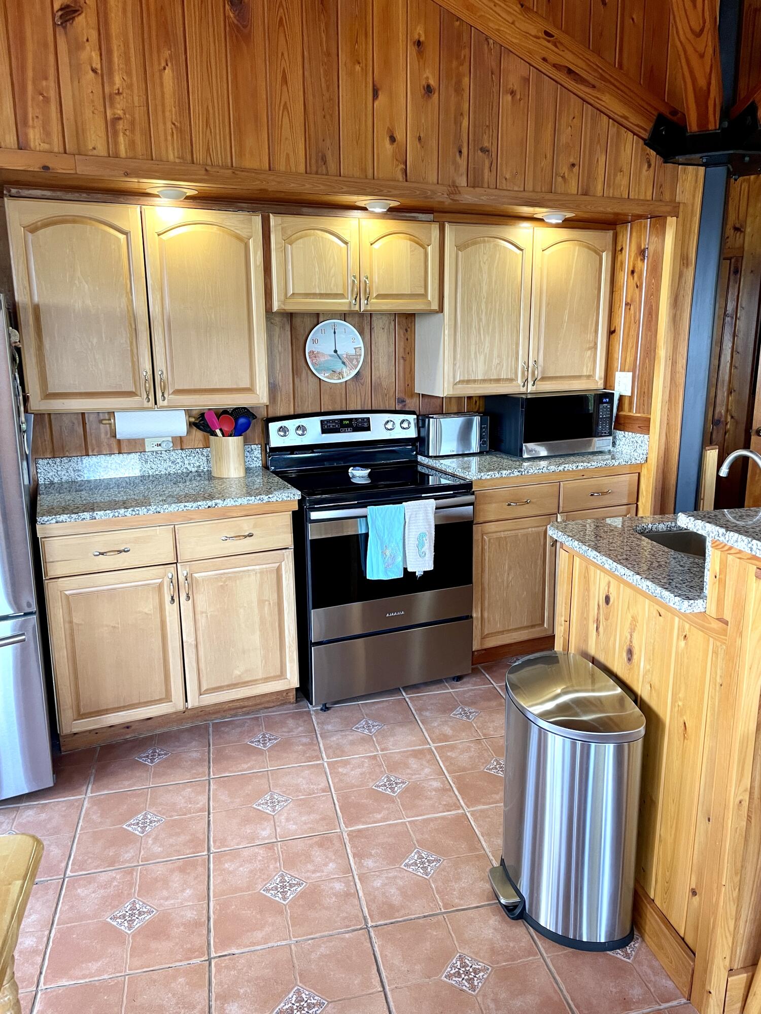 6Z-6C Hansen Bay, St John