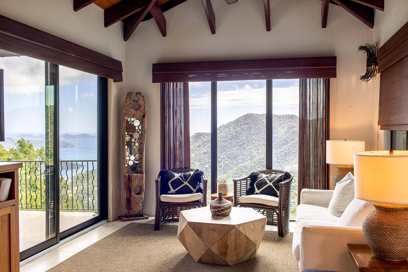 8G Carolina, St John