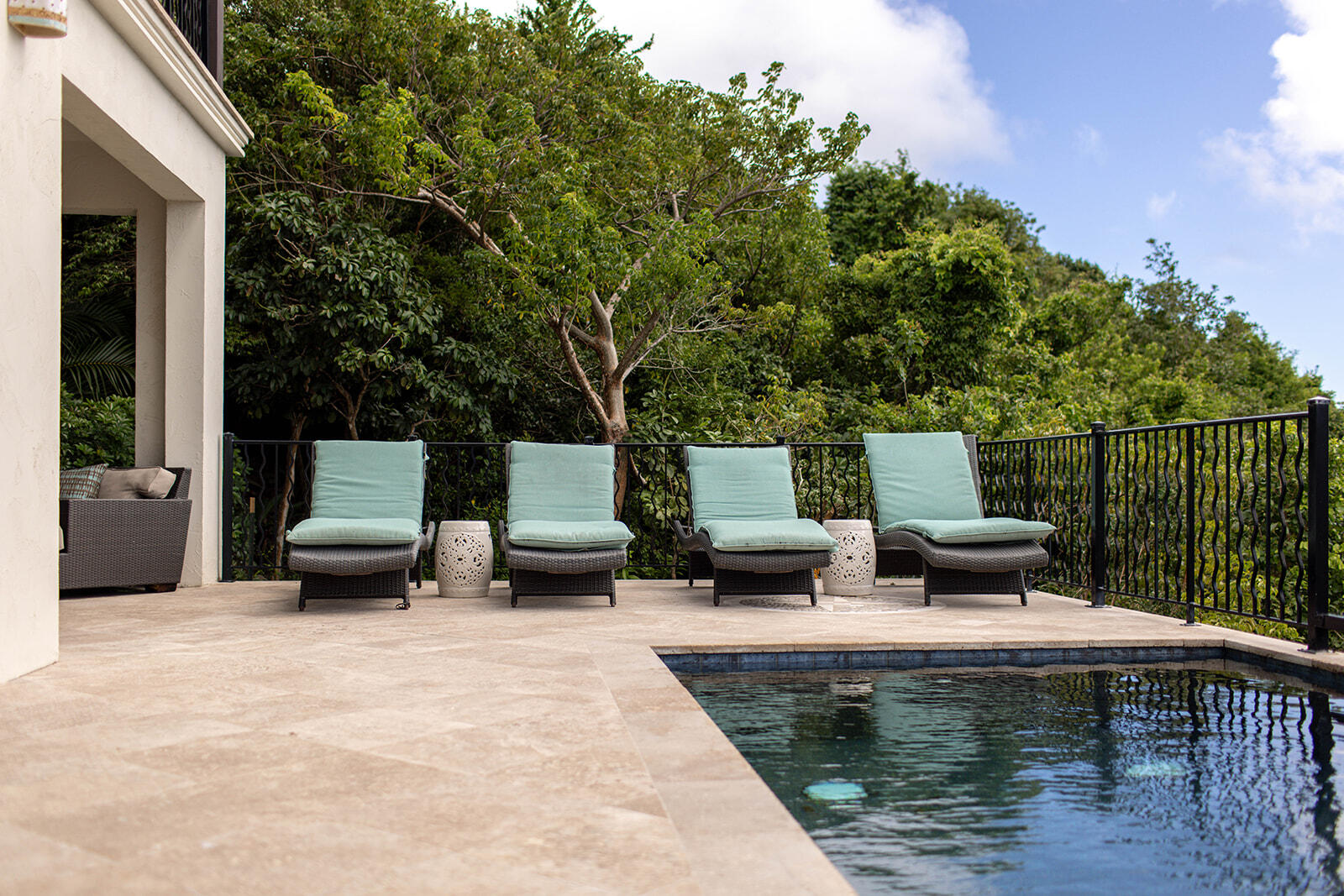 8G Carolina, St John