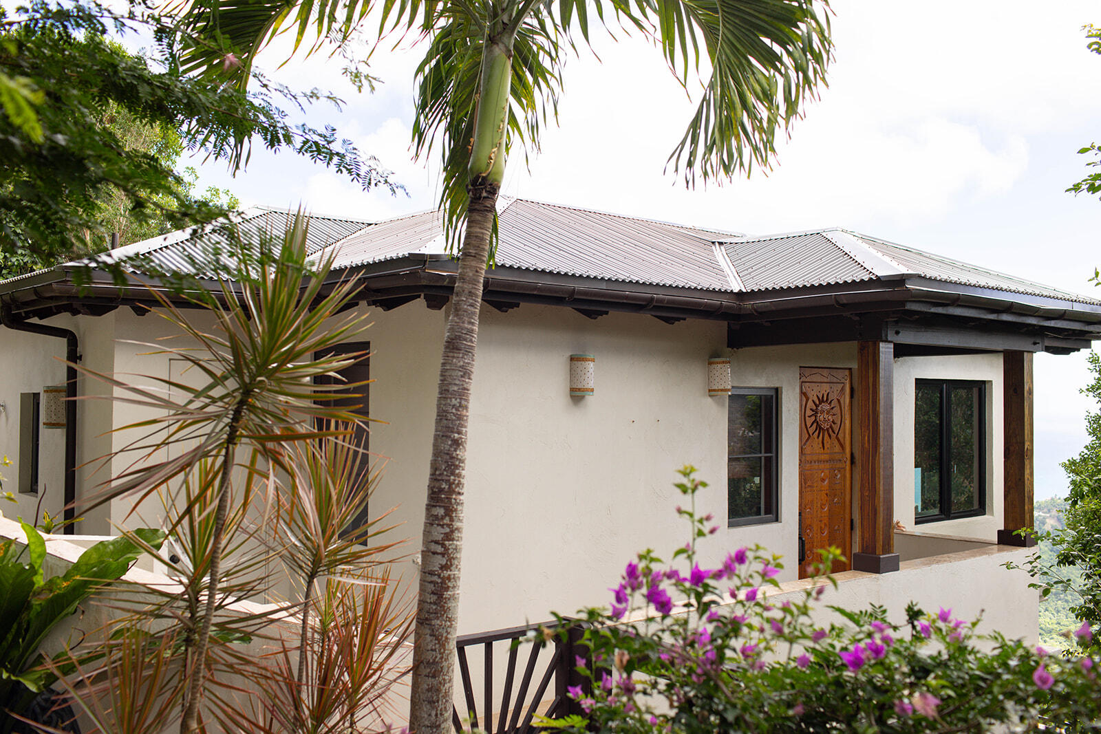 8G Carolina, St John