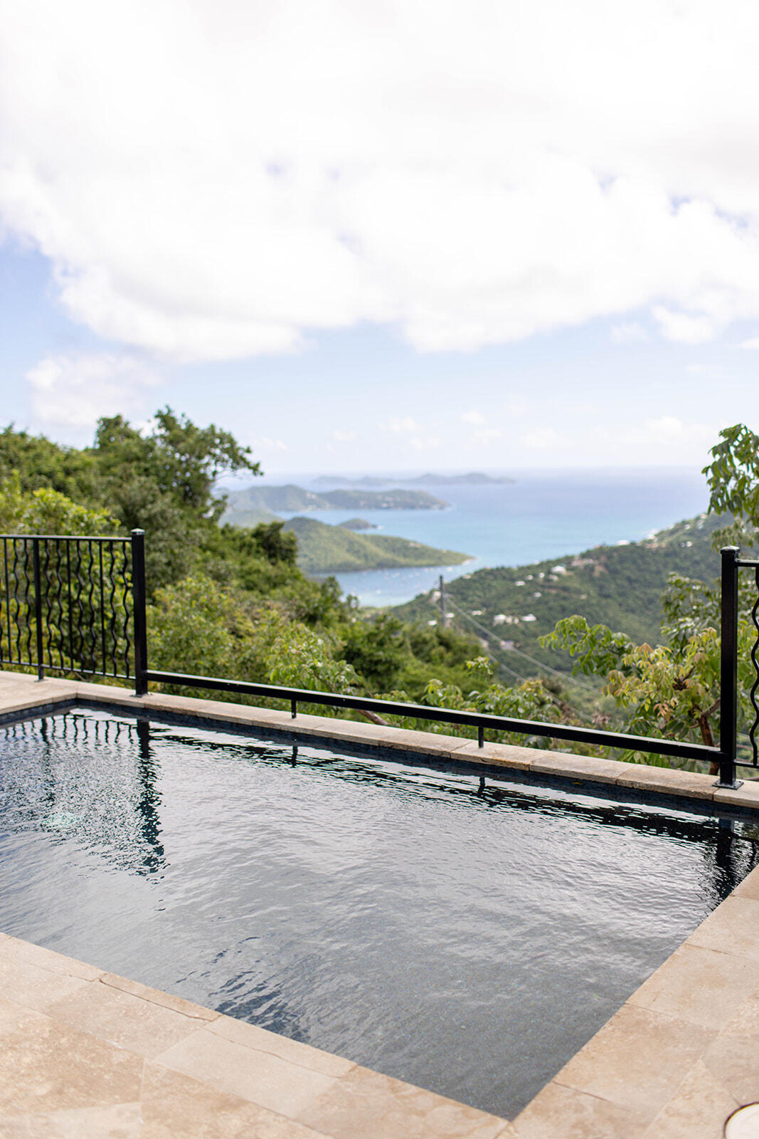 8G Carolina, St John