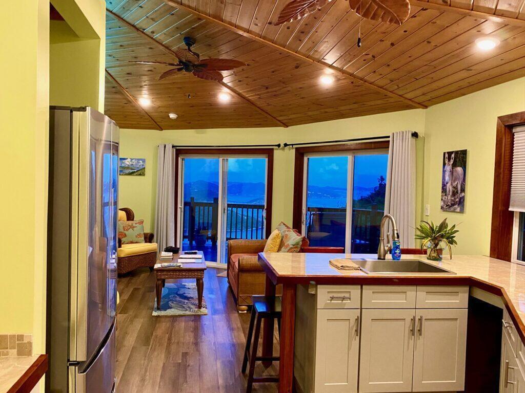 10-22 REM Carolina, St John