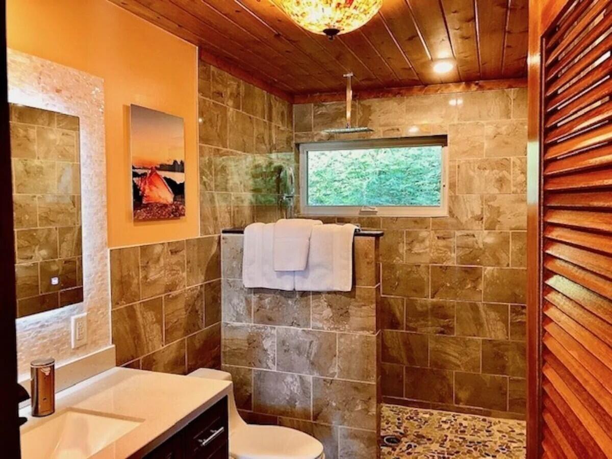 10-22 REM Carolina, St John