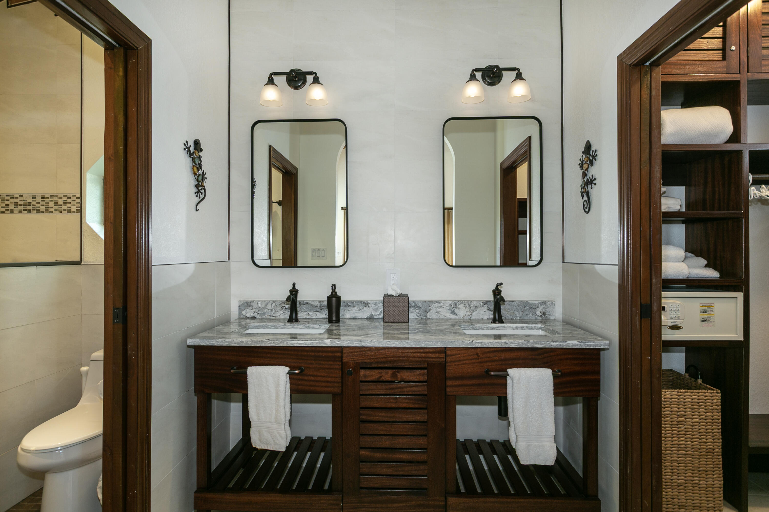 300-31 Chocolate Hole, St John