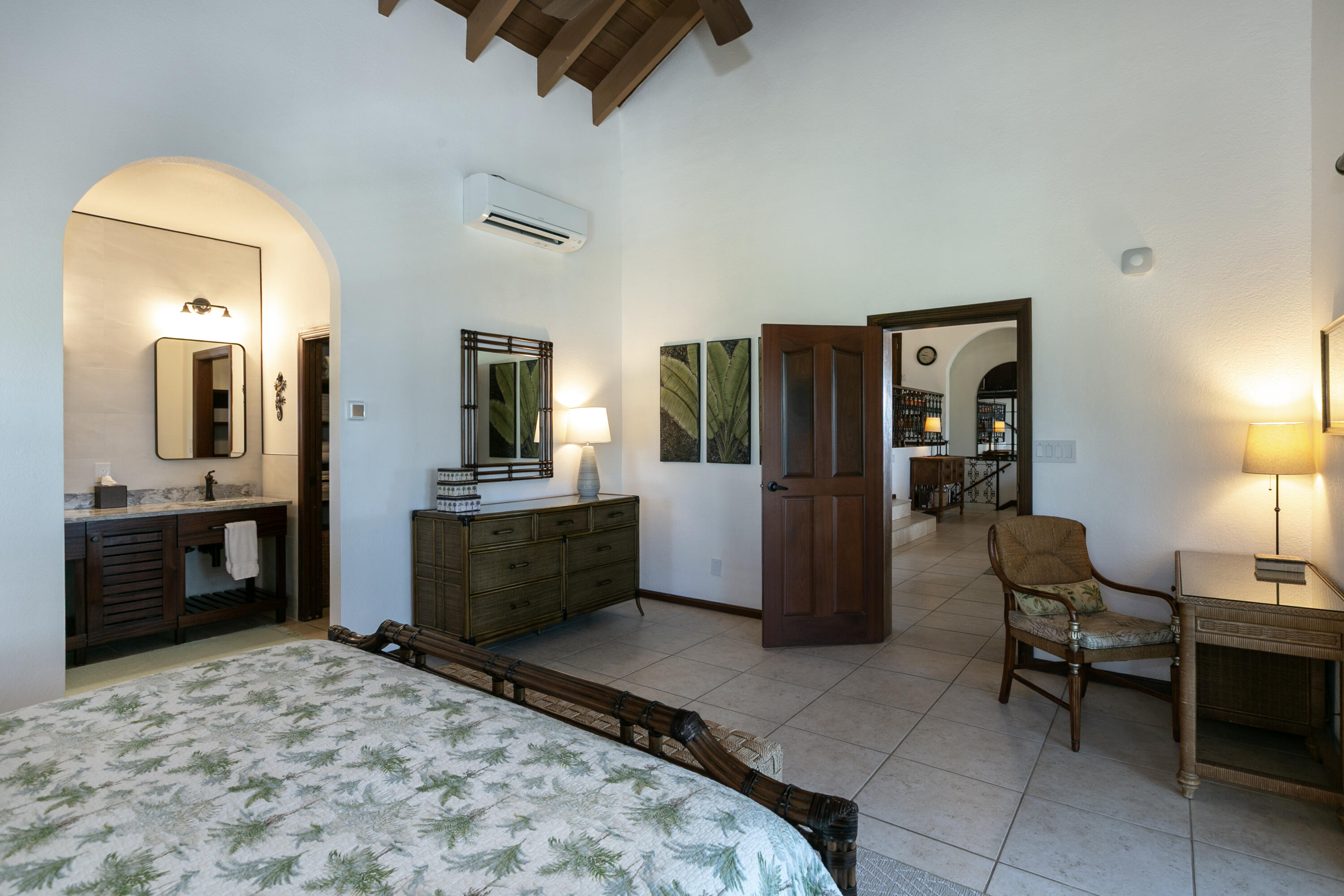 300-31 Chocolate Hole, St John