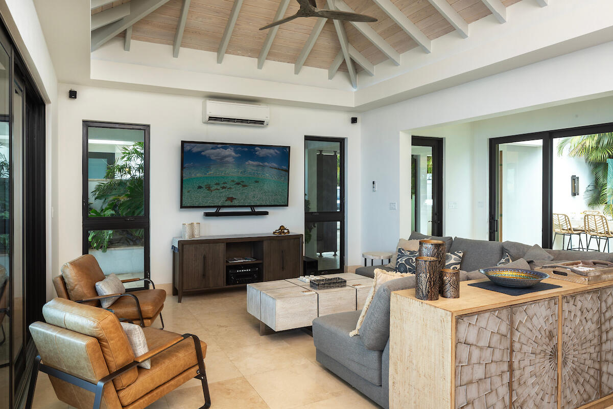 9-3 Contant, St John