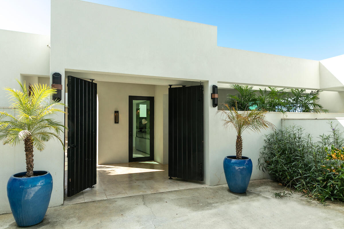 9-3 Contant, St John