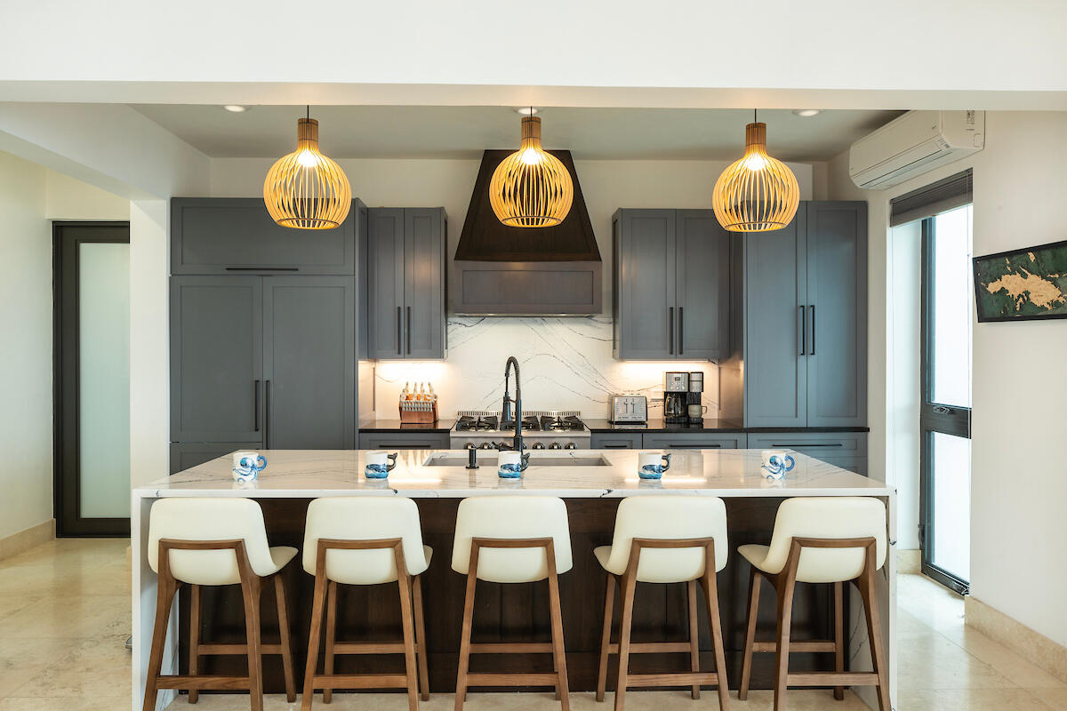 9-3 Contant, St John