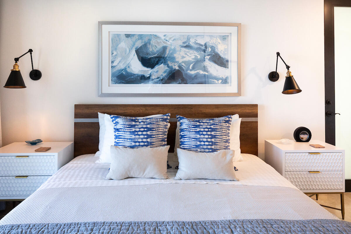 9-3 Contant, St John