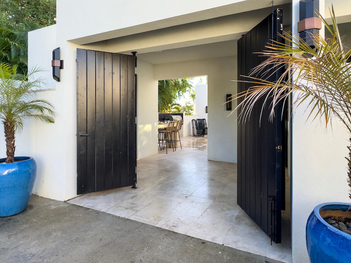 9-3 Contant, St John