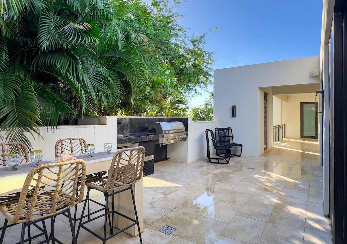 9-3 Contant, St John