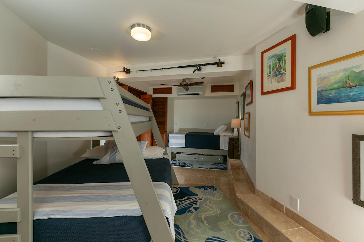 300-19 Chocolate Hole, St John