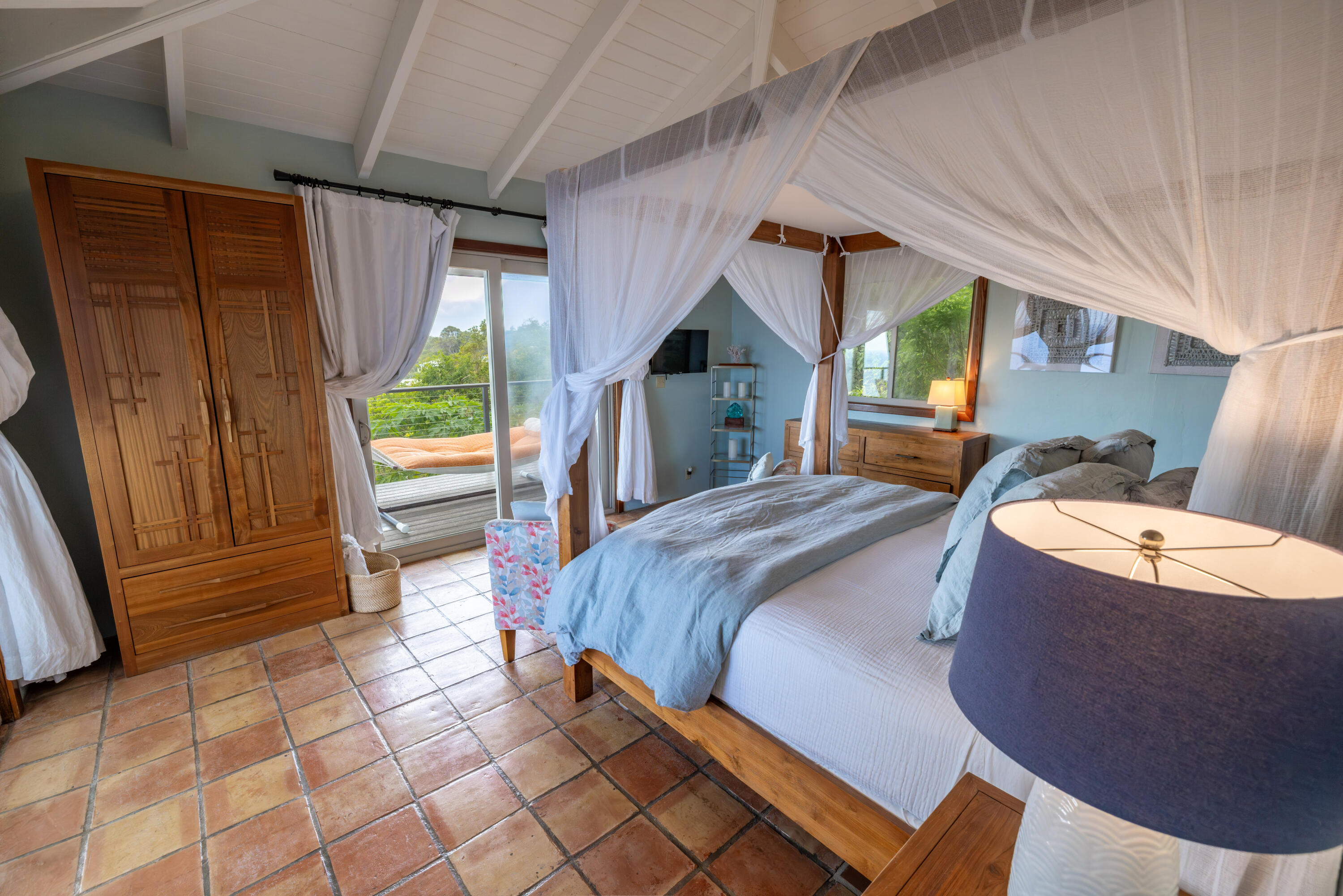 15A-2-8 Rendezvous & Ditleff, St John