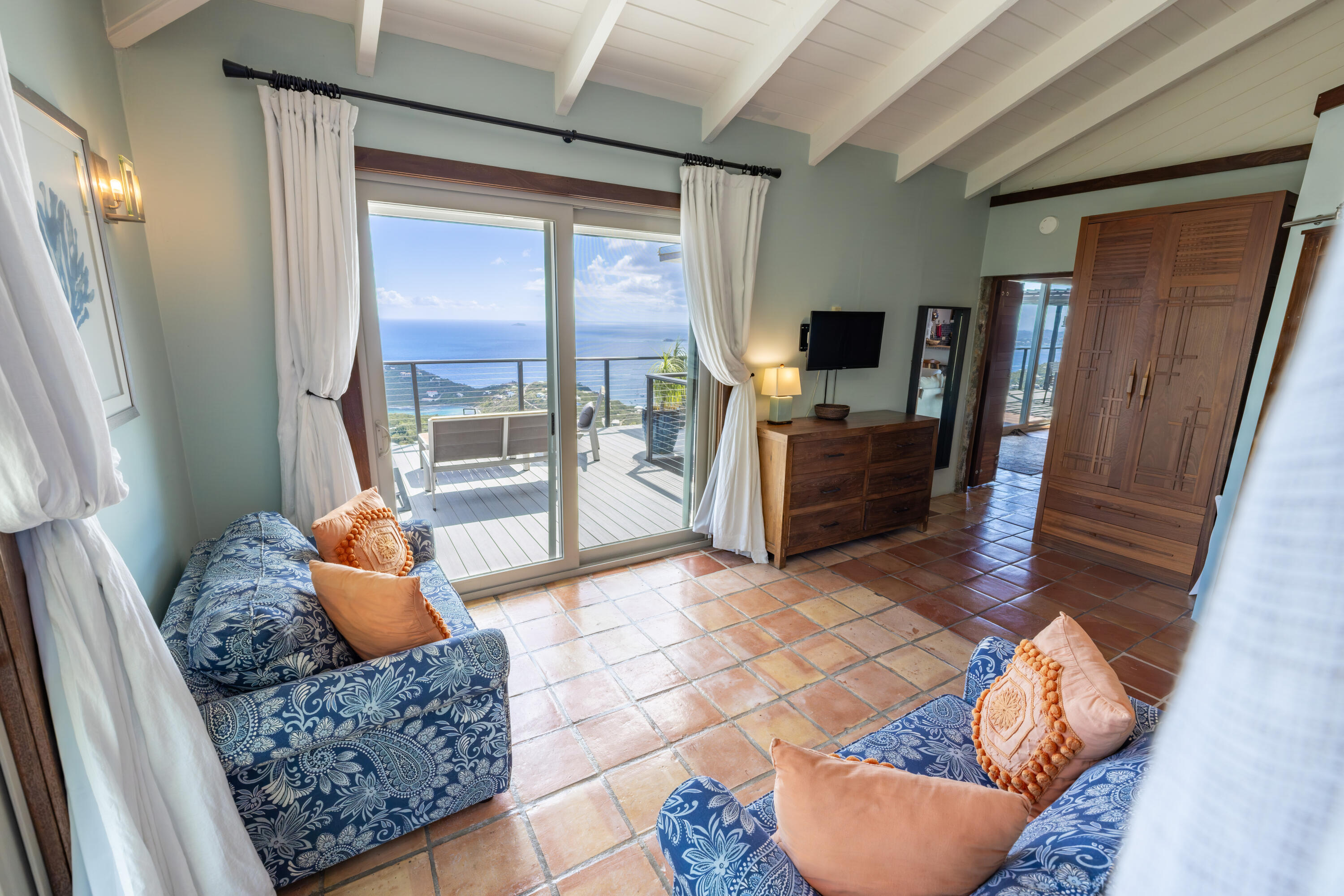 15A-2-8 Rendezvous & Ditleff, St John