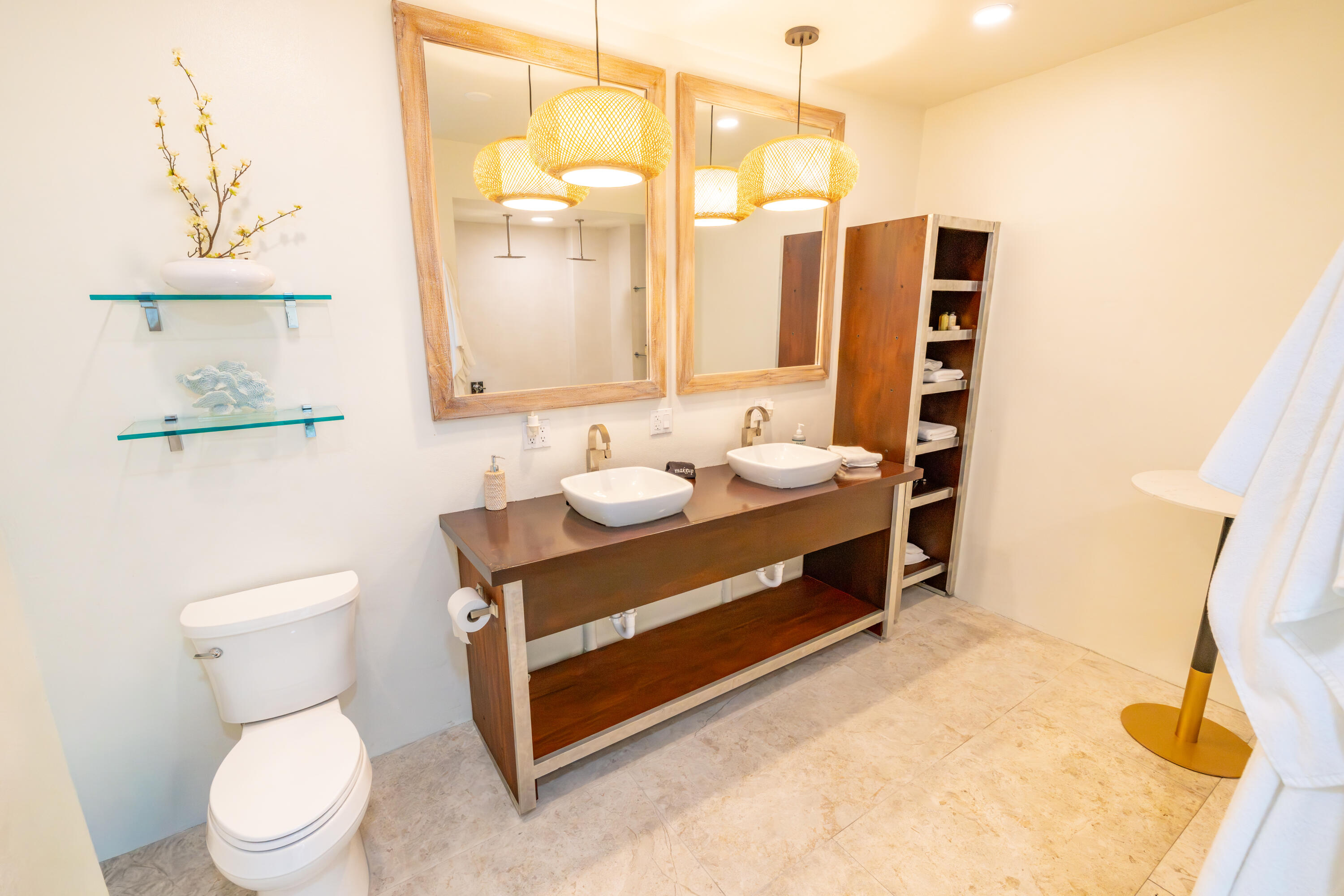 15A-2-8 Rendezvous & Ditleff, St John