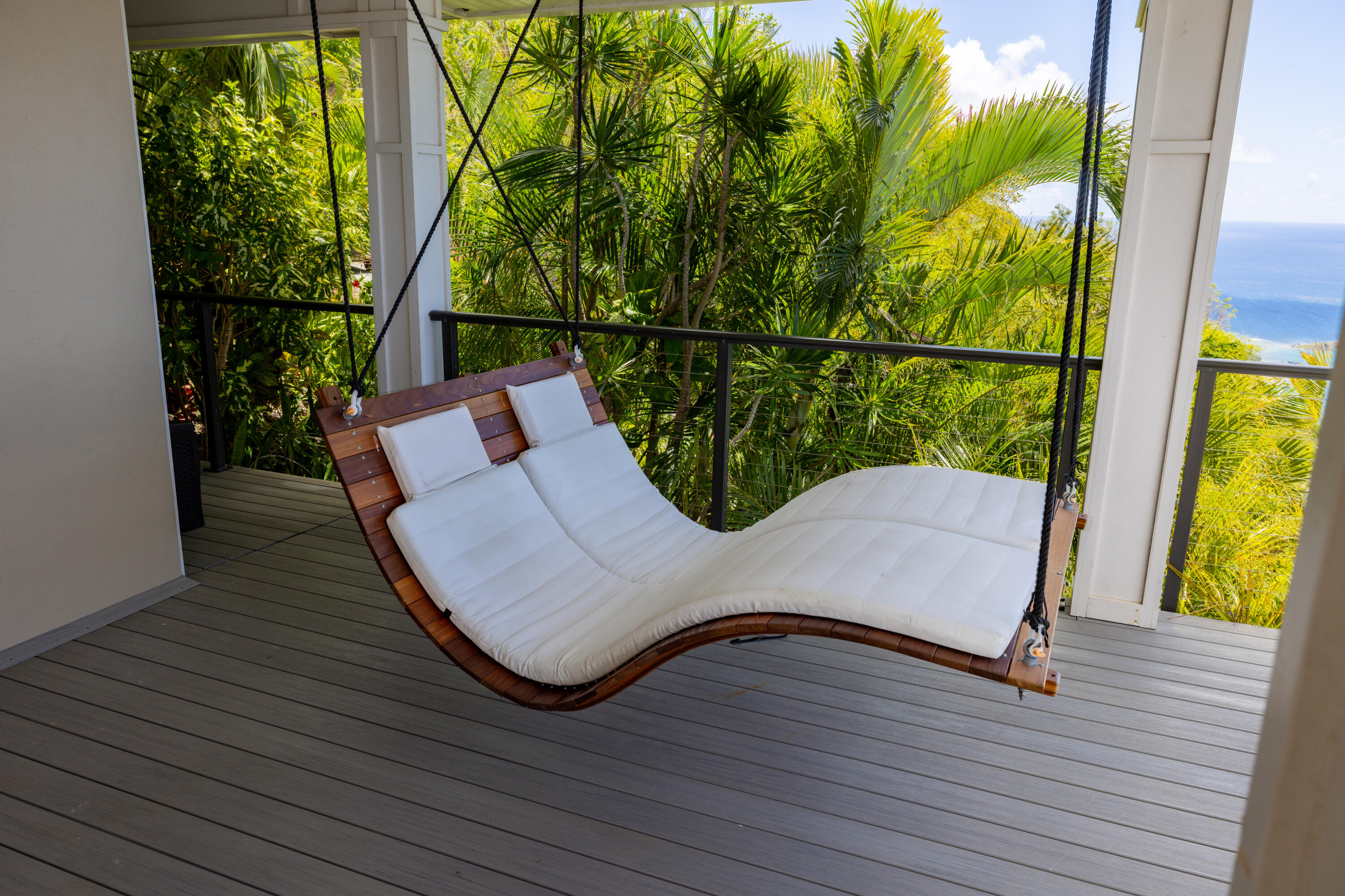 15A-2-8 Rendezvous & Ditleff, St John