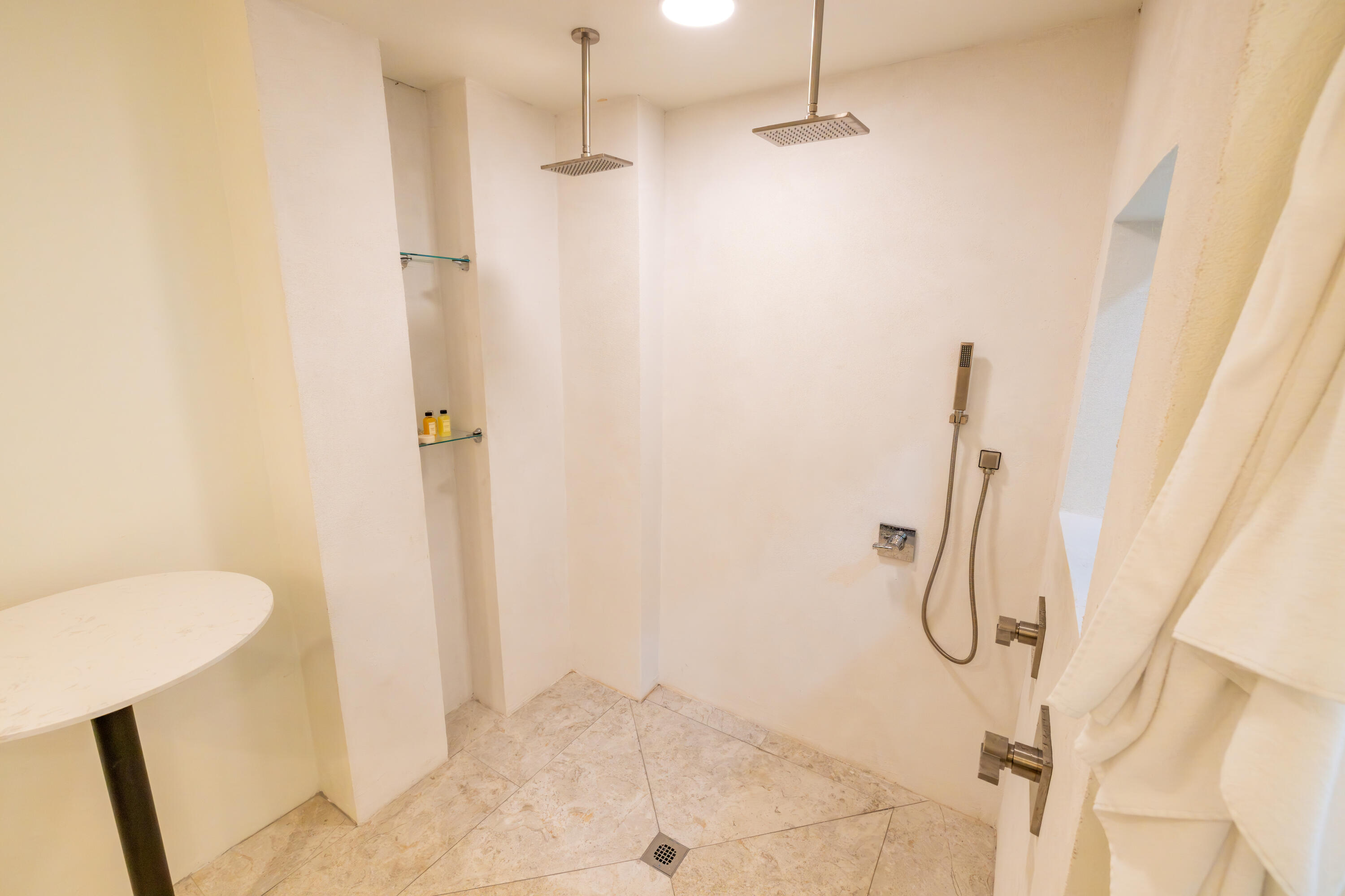 15A-2-8 Rendezvous & Ditleff, St John