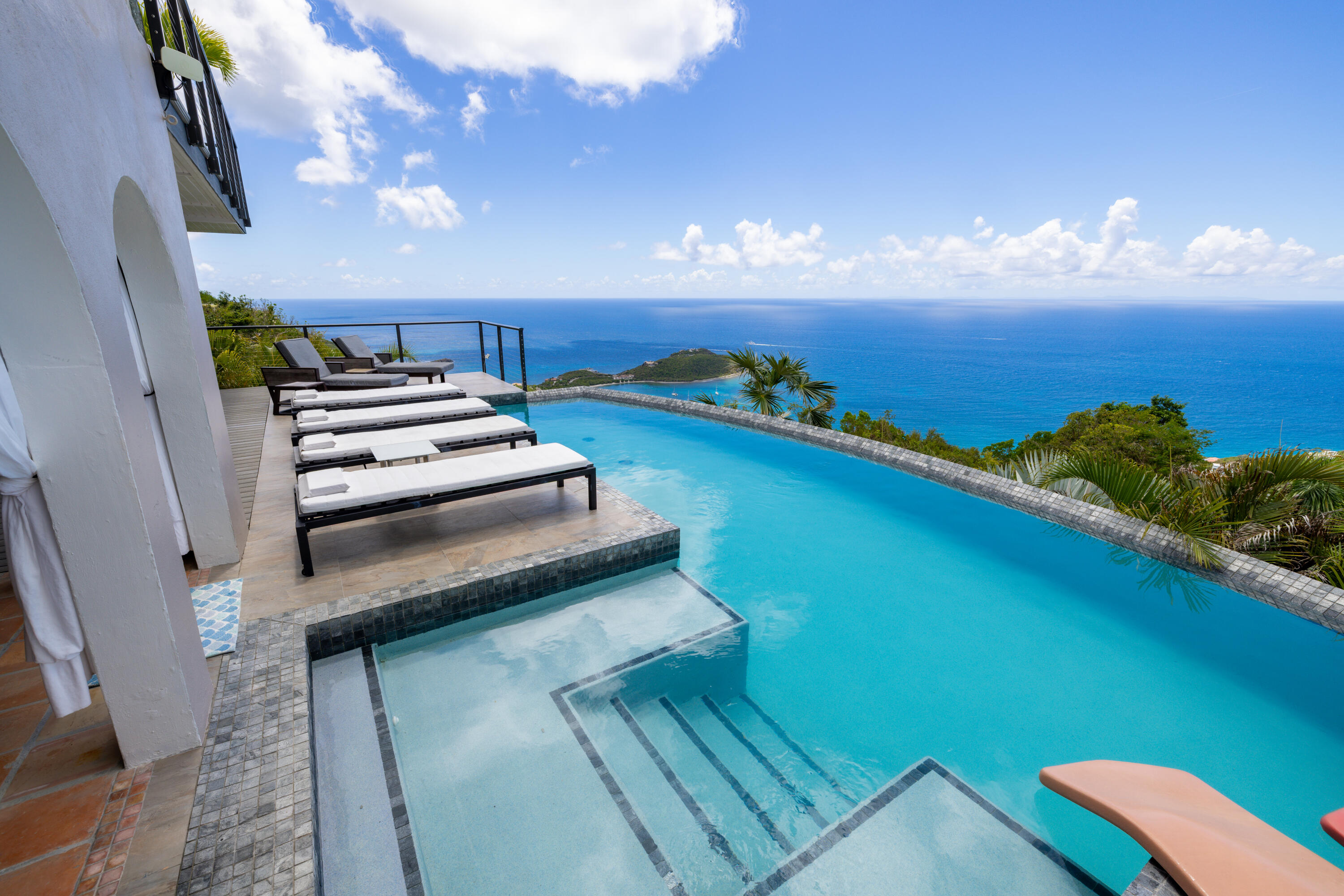 15A-2-8 Rendezvous & Ditleff, St John