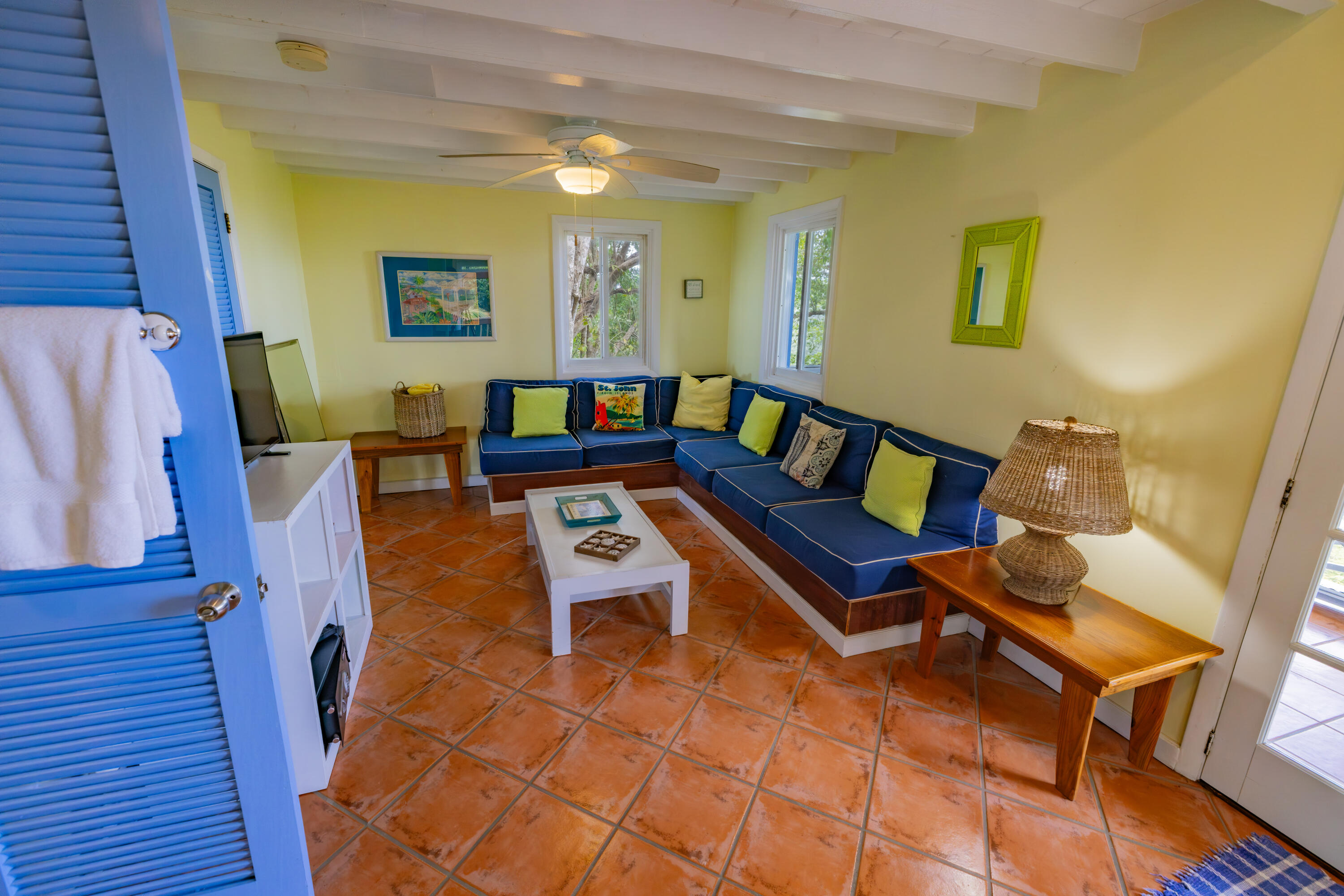10-32AB-7 Carolina, St John