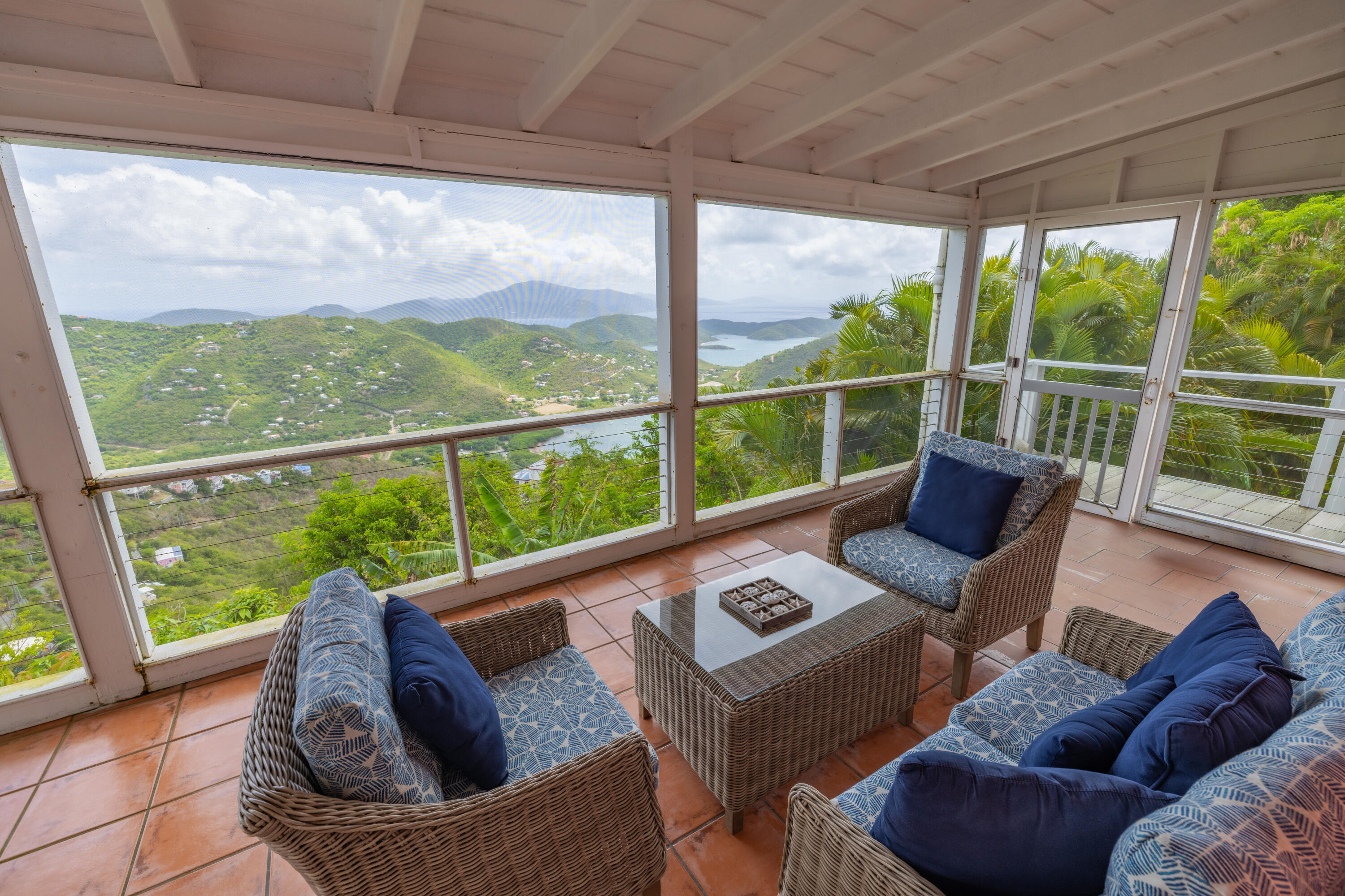 10-32AB-7 Carolina, St John