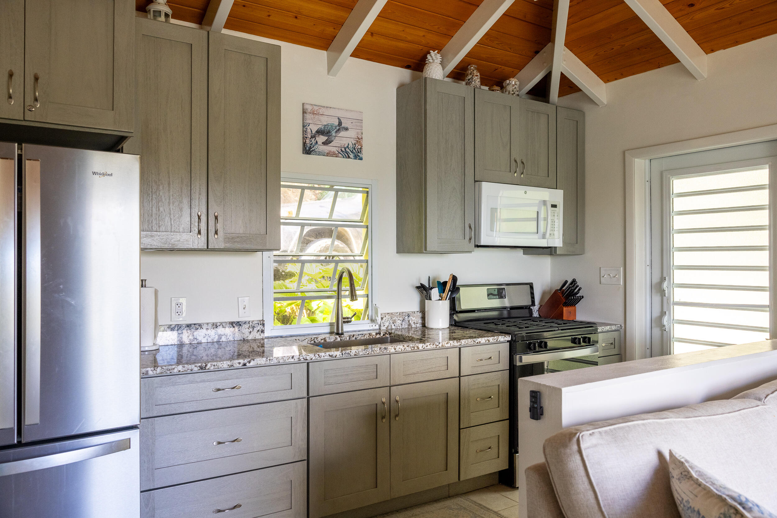 10-27-4B Carolina, St John