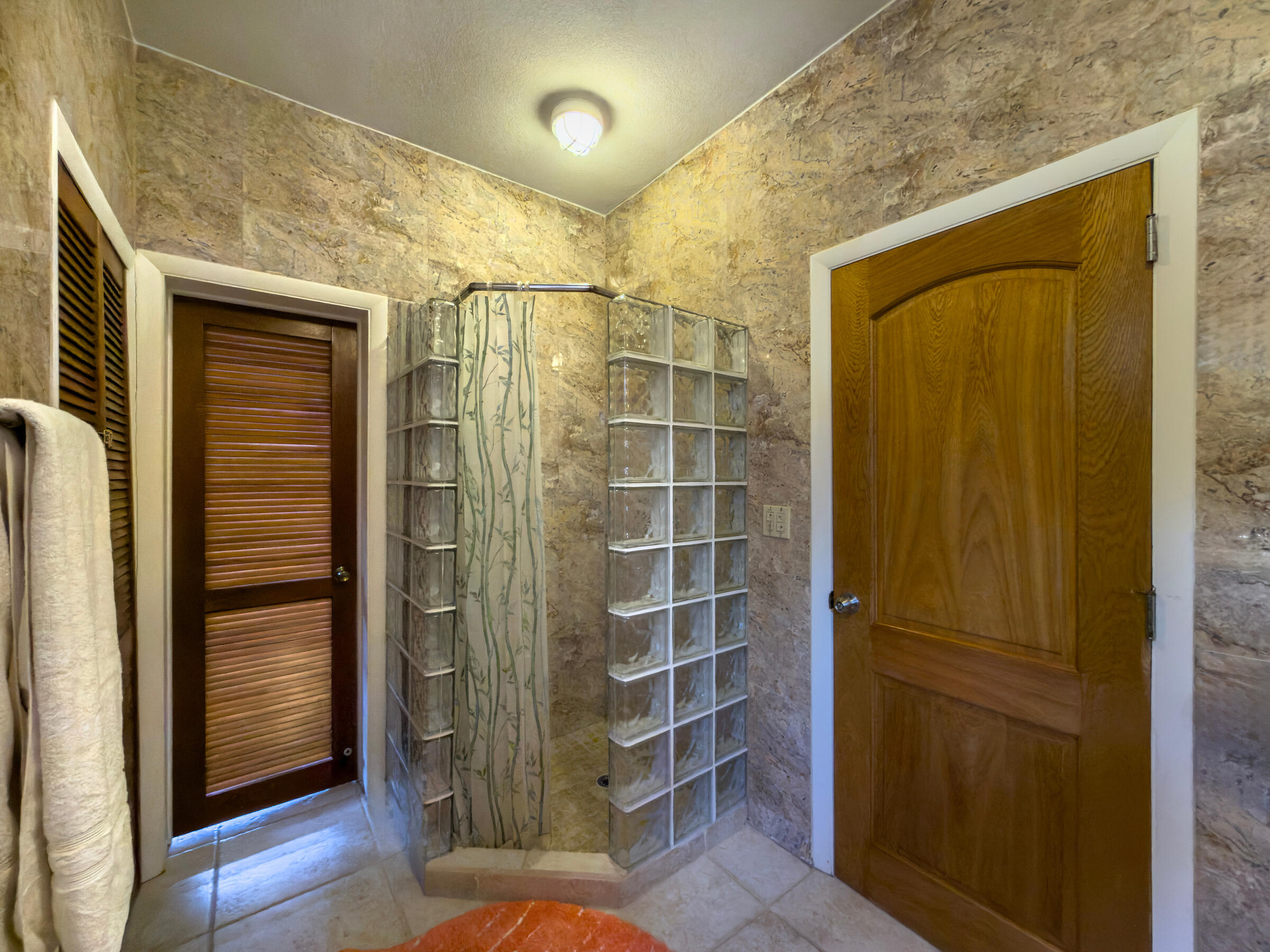 9-7A REM & Carolina, St John