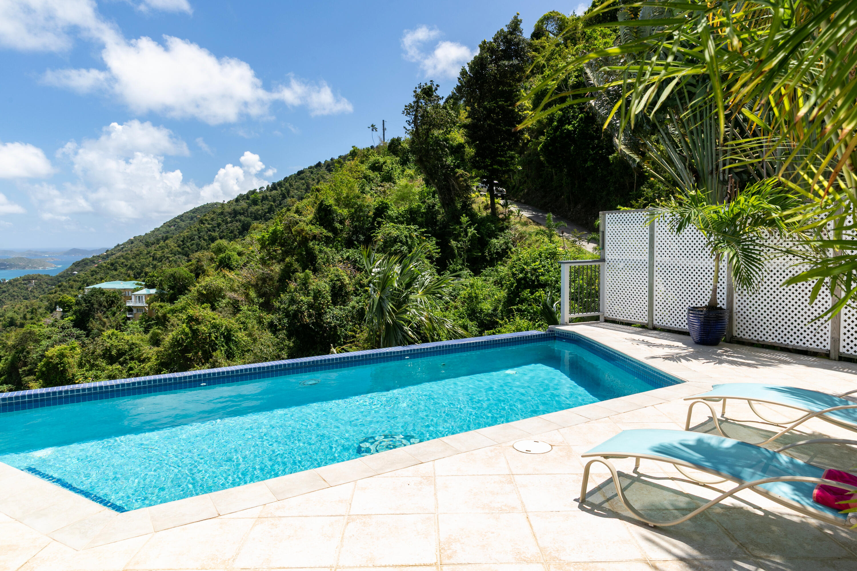 9-7A REM & Carolina, St John