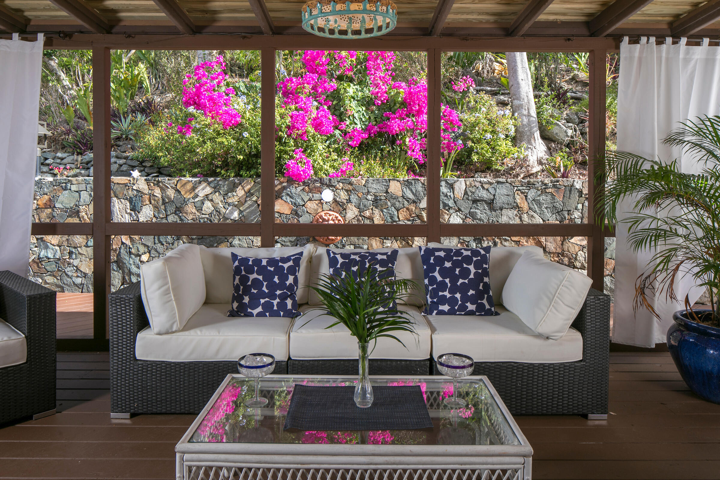 7CB Carolina, St John