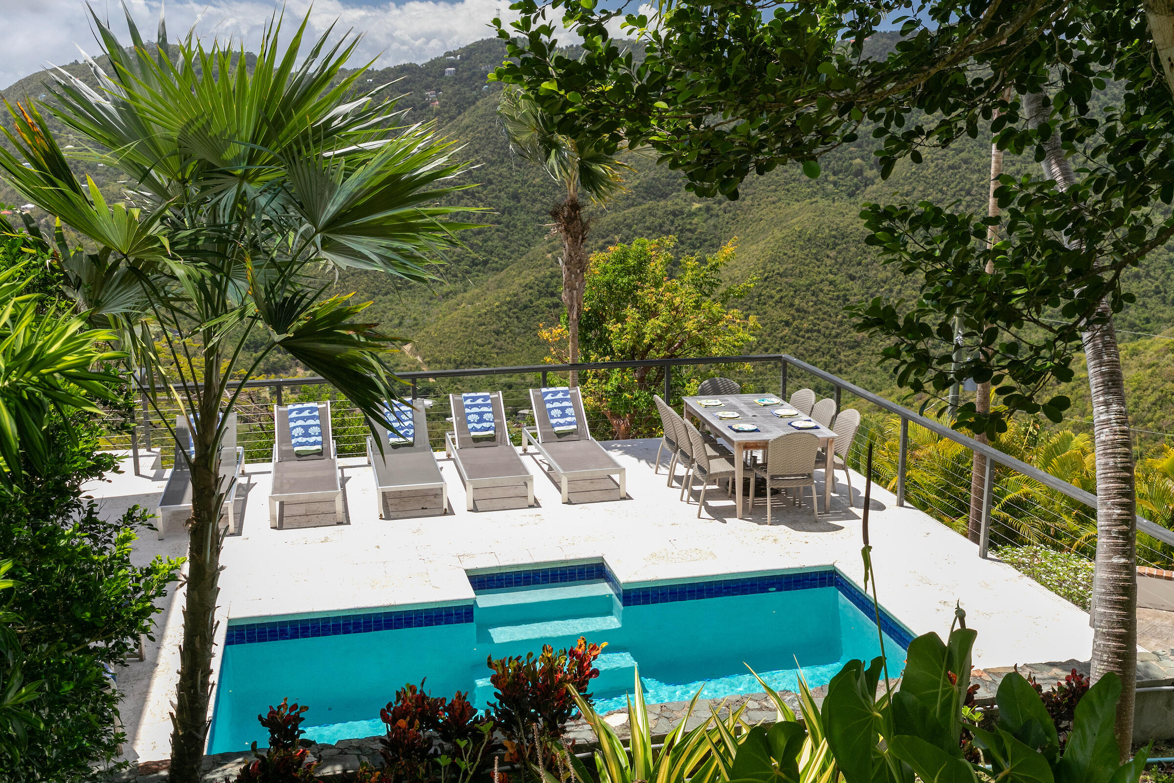 7CB Carolina, St John