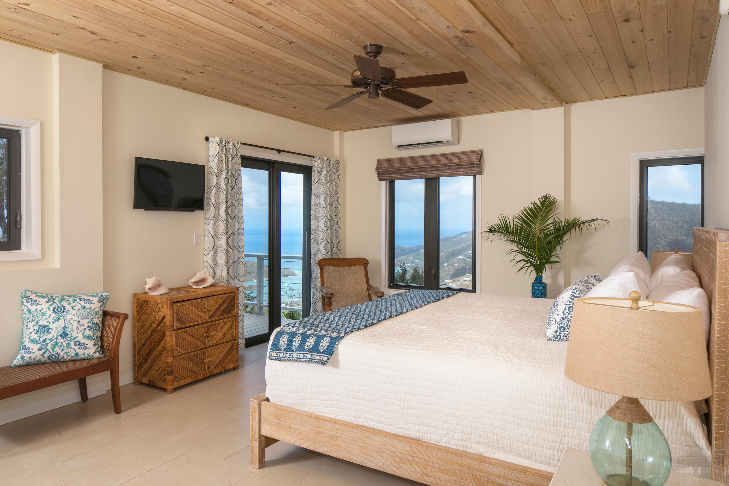 7CB Carolina, St John