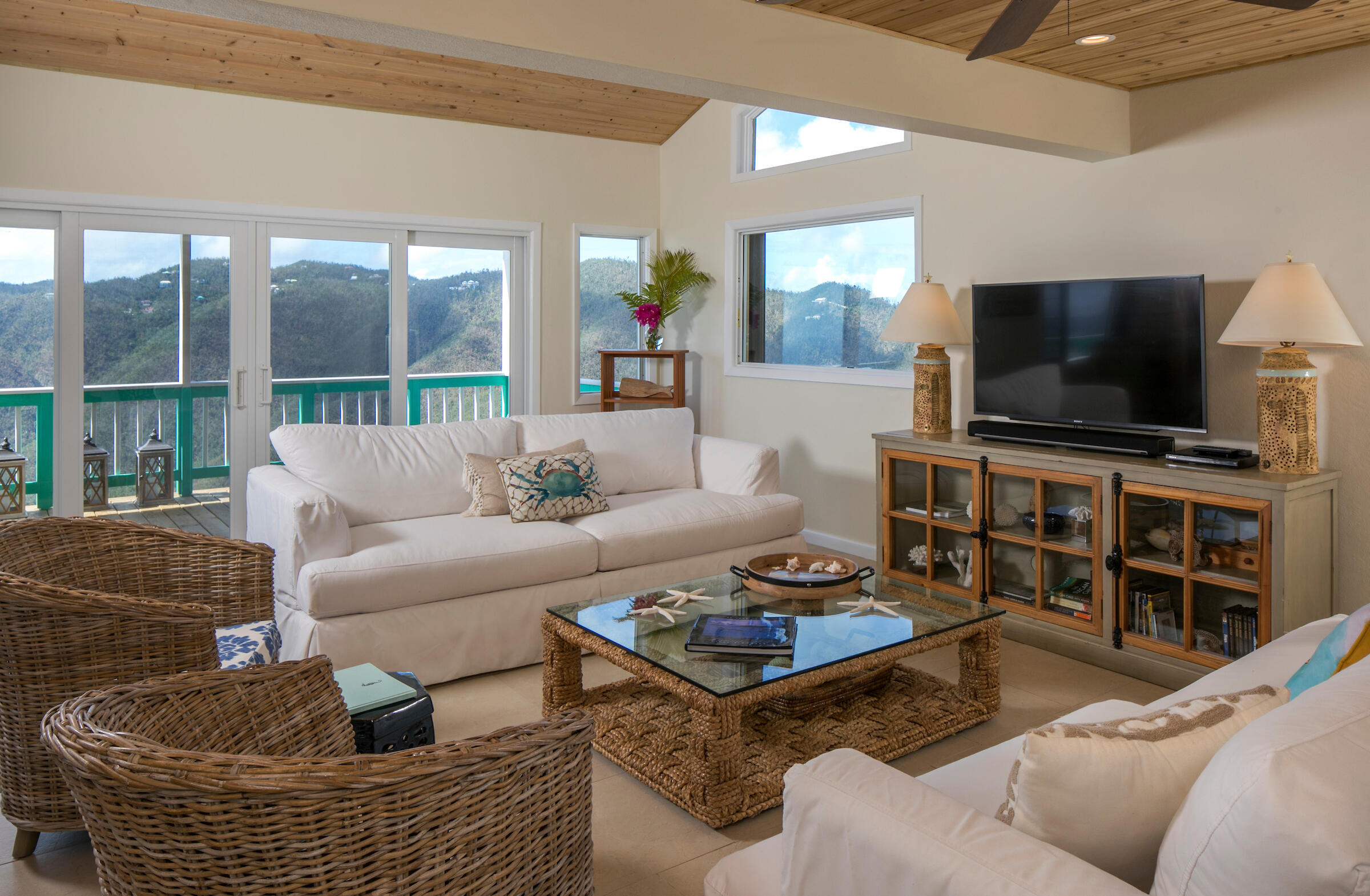 7CB Carolina, St John