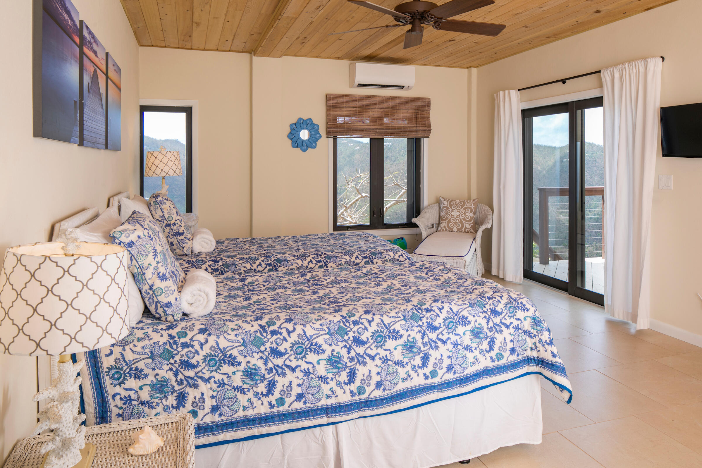 7CB Carolina, St John