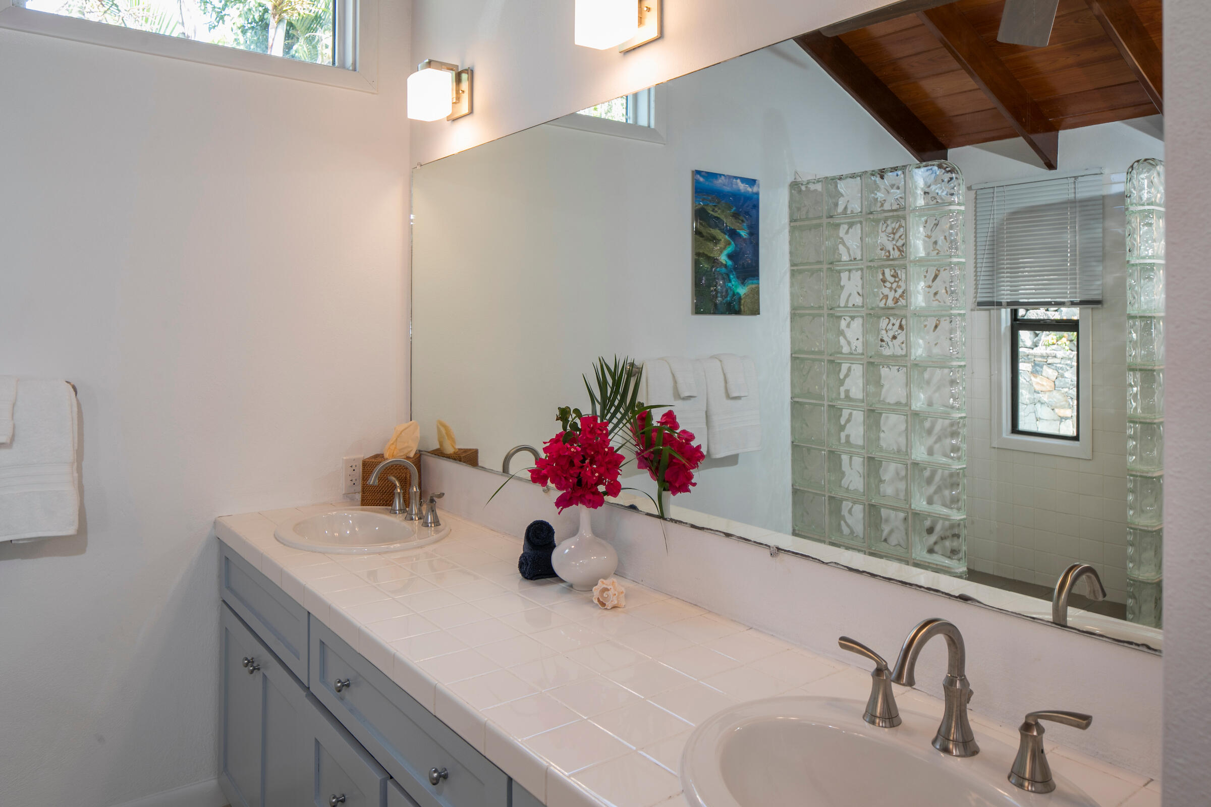 7CB Carolina, St John