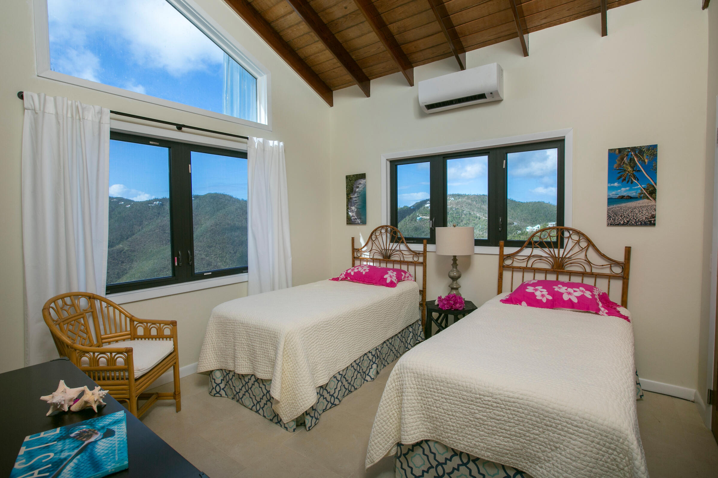 7CB Carolina, St John