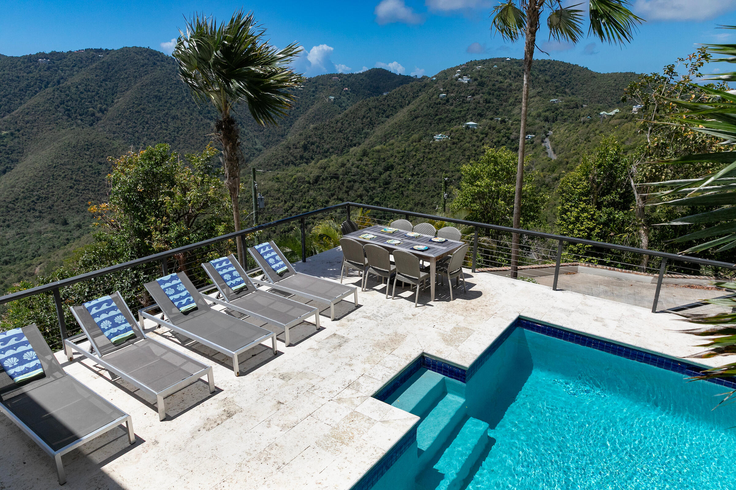 7CB Carolina, St John