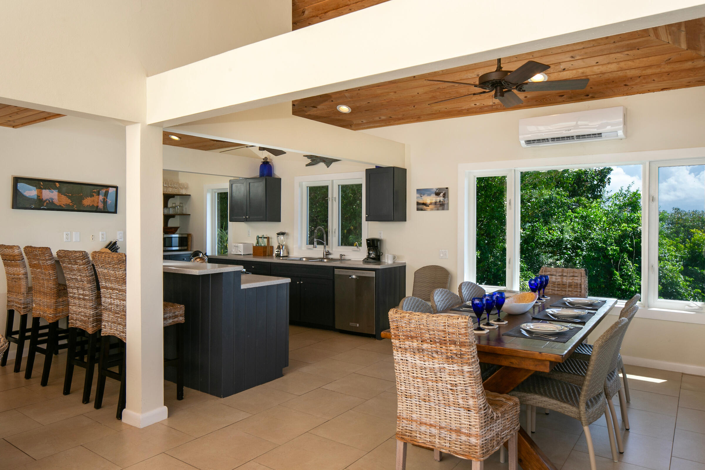 7CB Carolina, St John