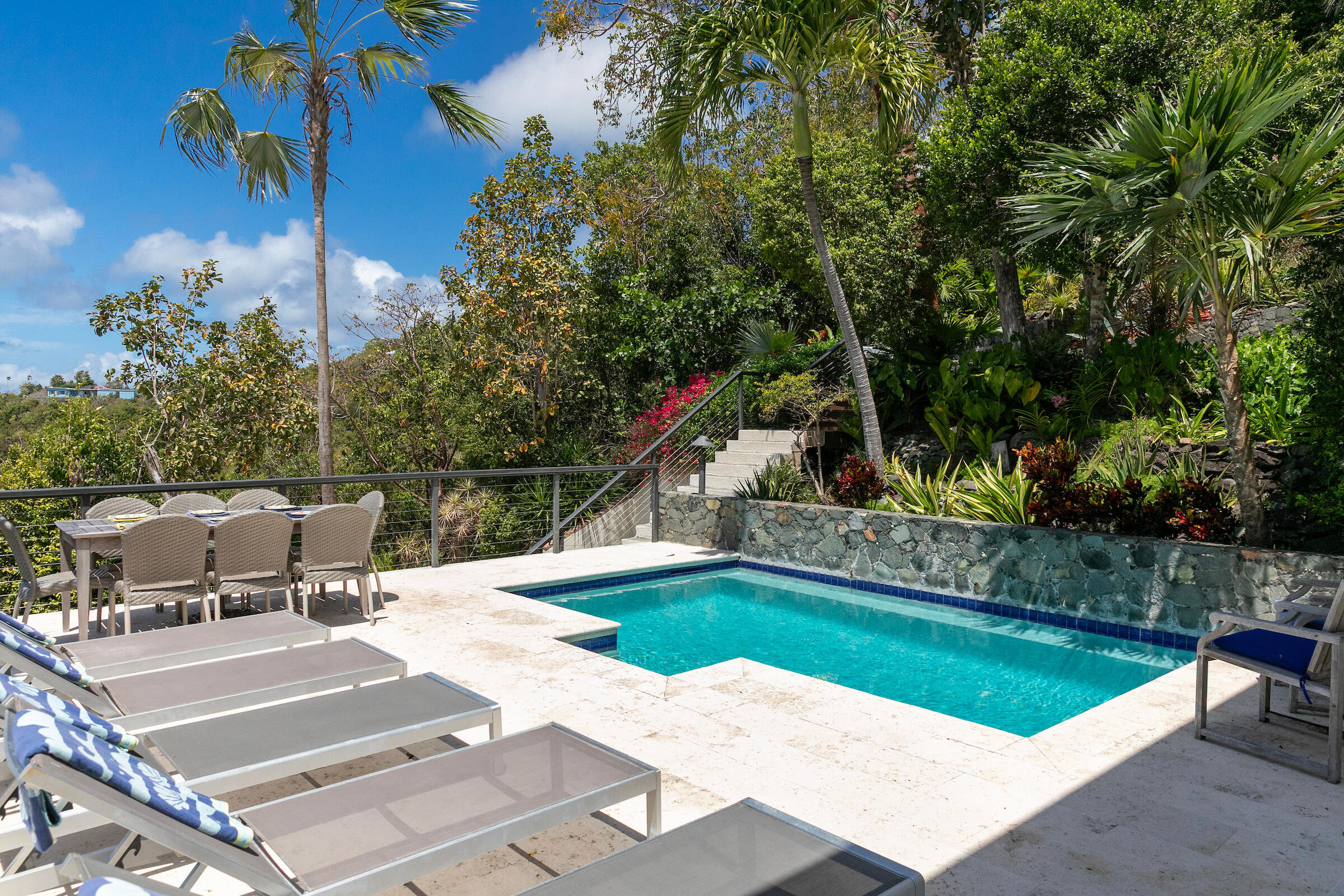 7CB Carolina, St John