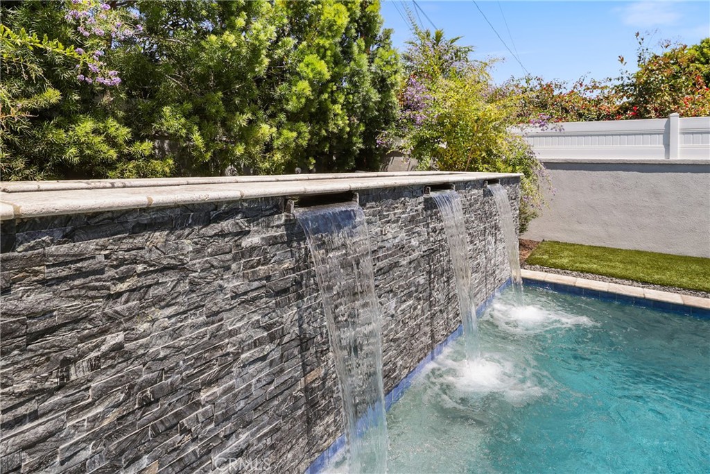 1118 N Cornell Avenue