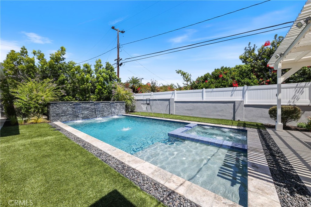 1118 N Cornell Avenue