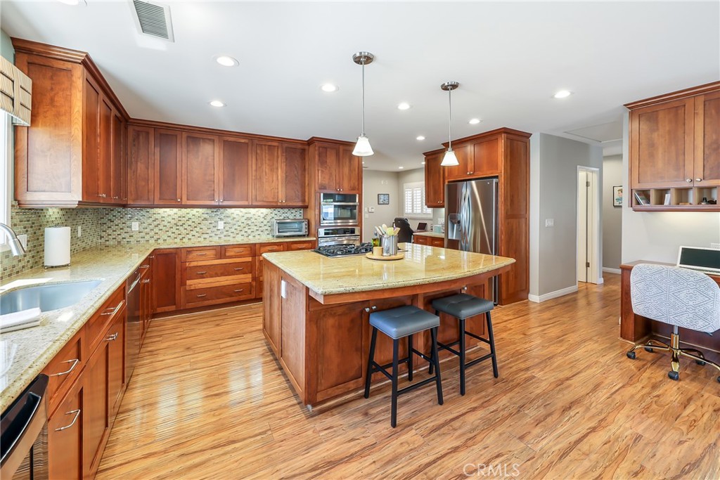 1118 N Cornell Avenue