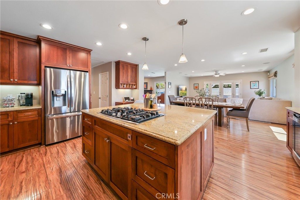 1118 N Cornell Avenue