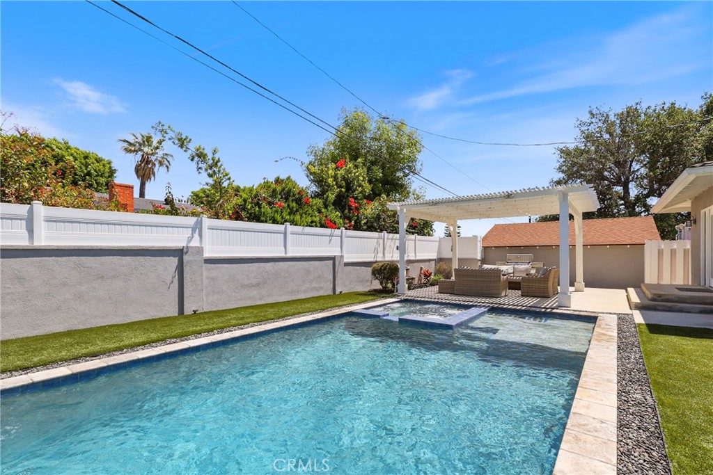 1118 N Cornell Avenue