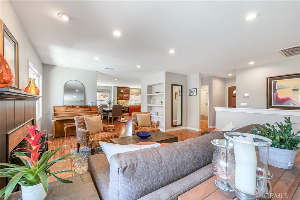 1118 N Cornell Avenue