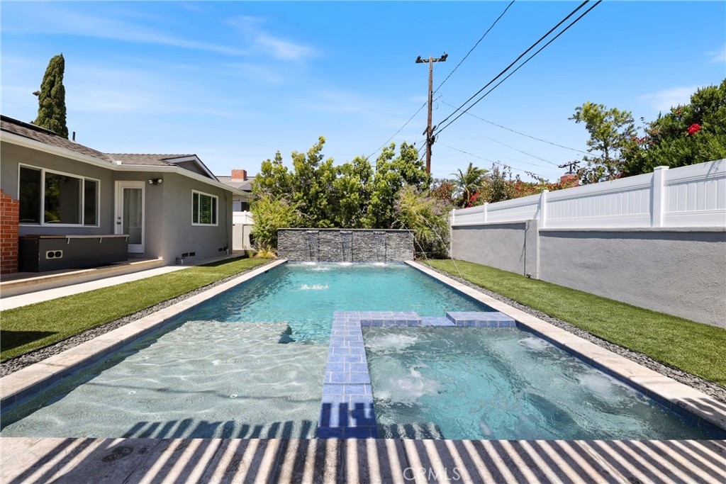 1118 N Cornell Avenue