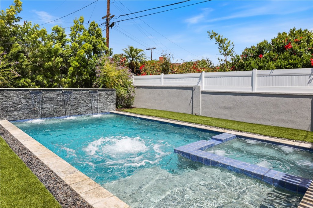 1118 N Cornell Avenue