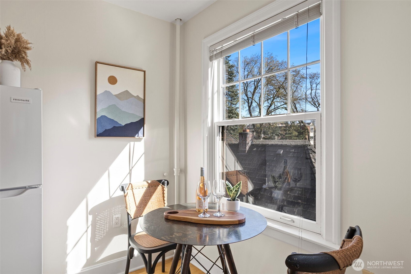 711 Belmont Place E Unit: 304