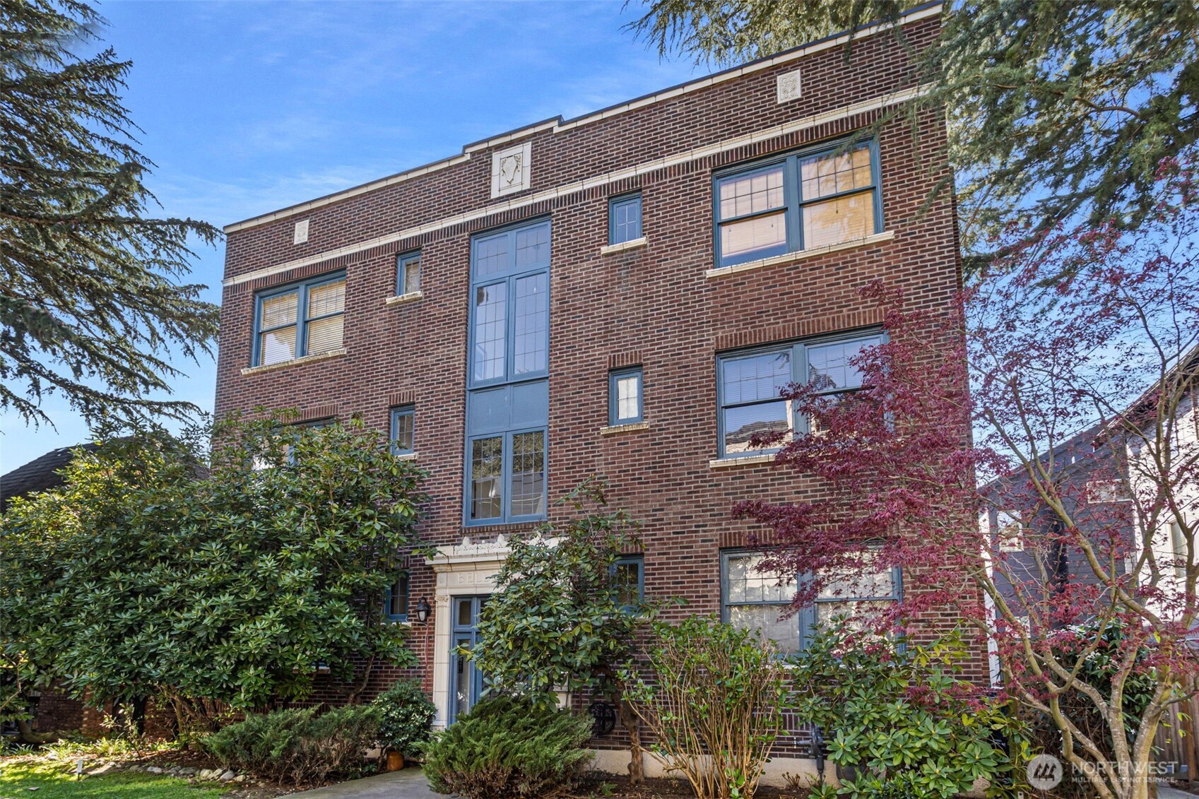 711 Belmont Place E Unit: 304