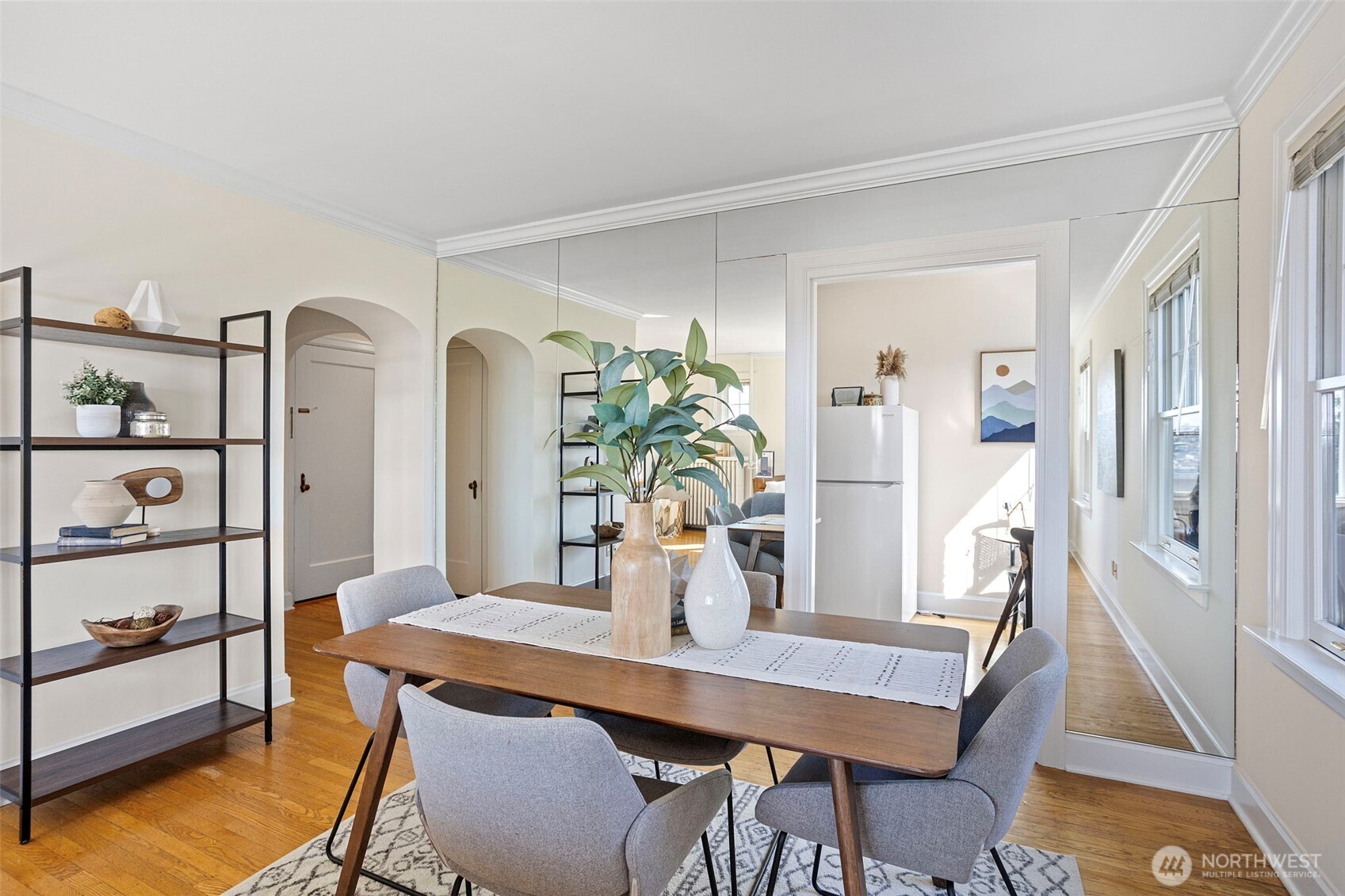 711 Belmont Place E Unit: 304